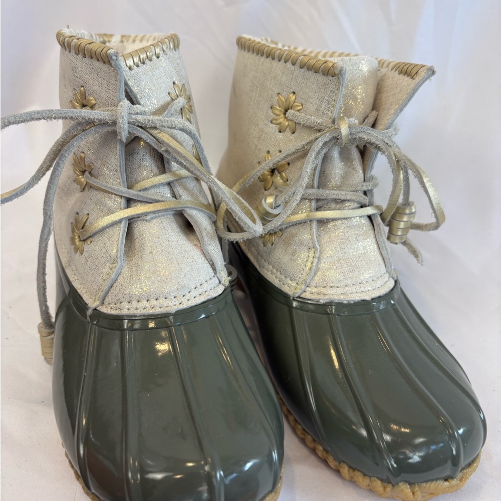 Stylish Two-Tone Duck Boots Jack Rodger’s